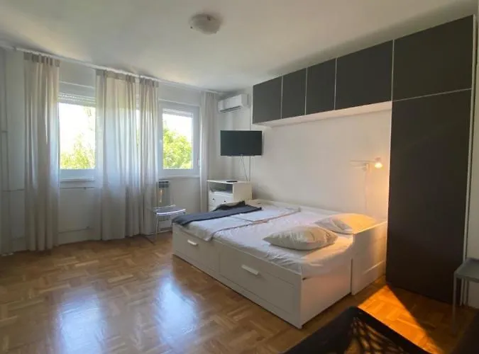 West Vibes Apartment